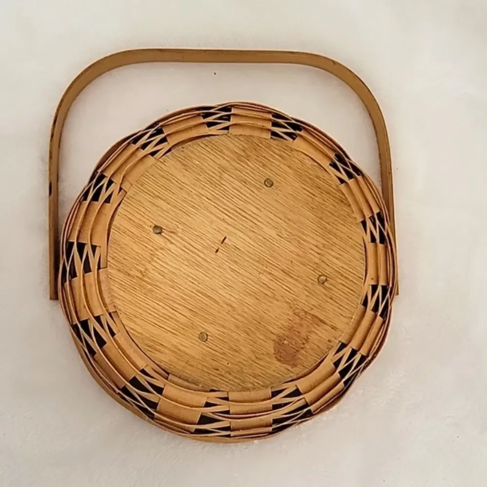 Hand Crafted Wicker Basket with Handle 7.5
